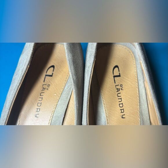 CL by Laundry Women's Suede Wedge Slip on Dress Pumps Shoes Taupe Womens Size 10 - Picture 9 of 10